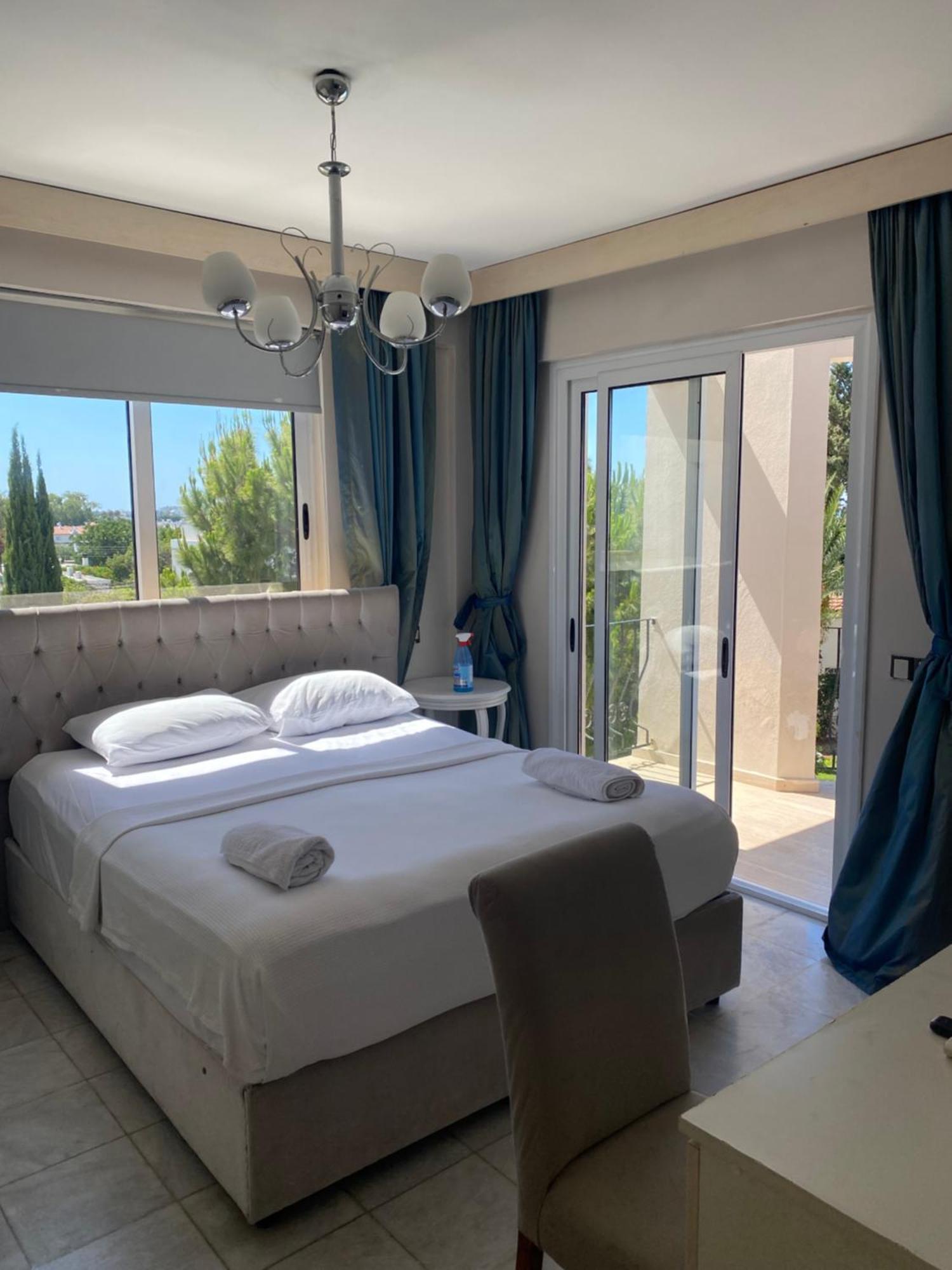 The Prince Inn Hotel & Villas Agios Georgios  Exterior foto