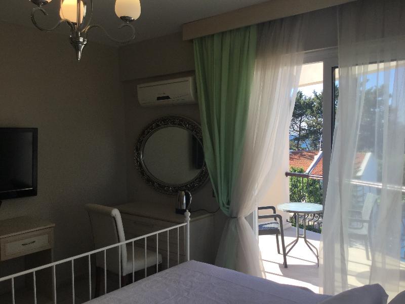 The Prince Inn Hotel & Villas Agios Georgios  Exterior foto